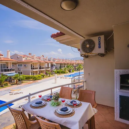 アパートホテル Sunset Club Aqua Lettings フェティエ