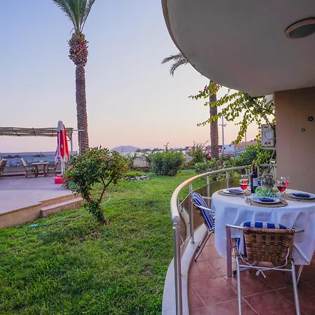 Sunset Club Aqua Lettings 3* フェティエ