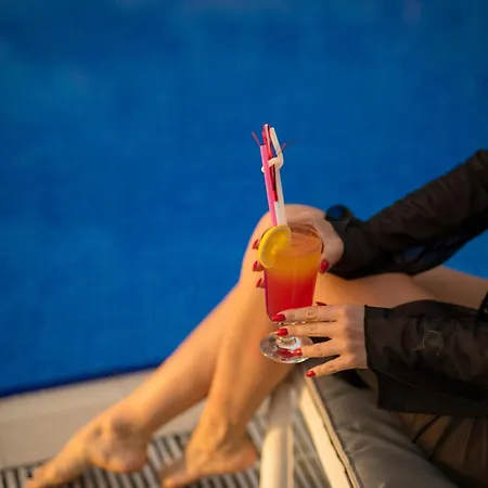 アパートホテル Sunset Club Aqua Lettings フェティエ