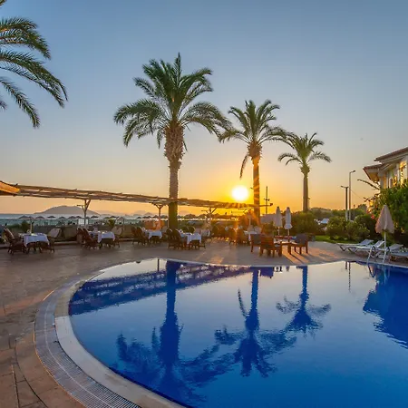 Sunset Club Aqua Lettings フェティエ