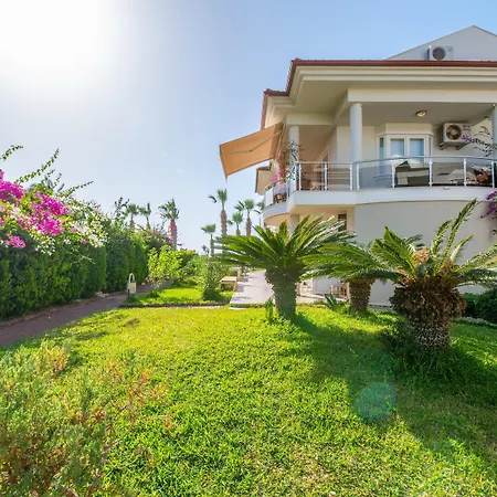 Sunset Club Aqua Lettings アパートホテル フェティエ