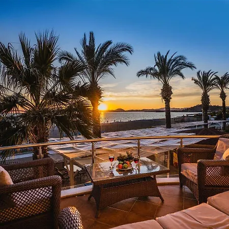 Sunset Club Aqua Lettings アパートホテル フェティエ