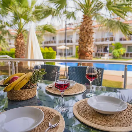 Sunset Club Aqua Lettings Aparthotel