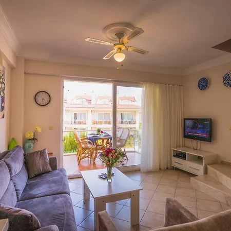 Sunset Club Aqua Lettings Aparthotel 3*