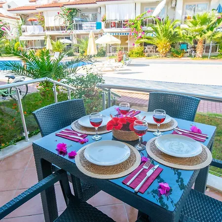 Sunset Club Aqua Lettings Apart-hotel