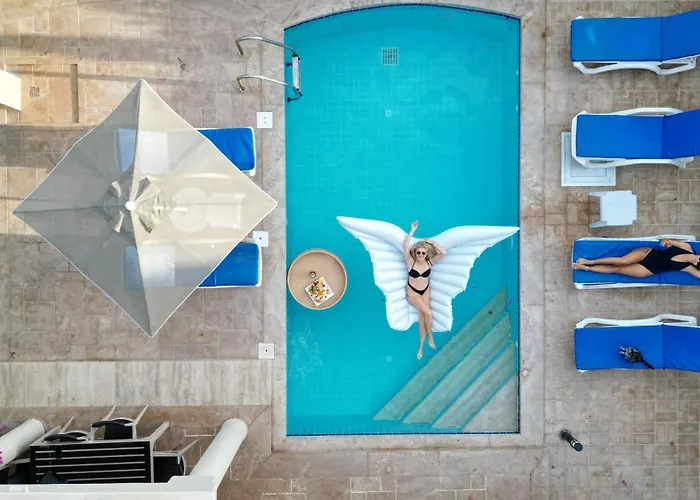 Apartahotel Sunset Club Aqua Lettings 3*