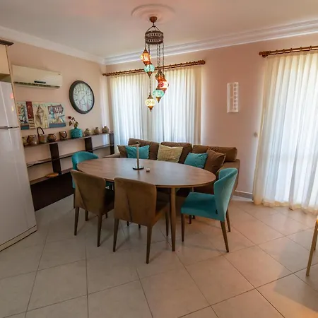 Sunset Club Aqua Lettings Aparthotel 3*