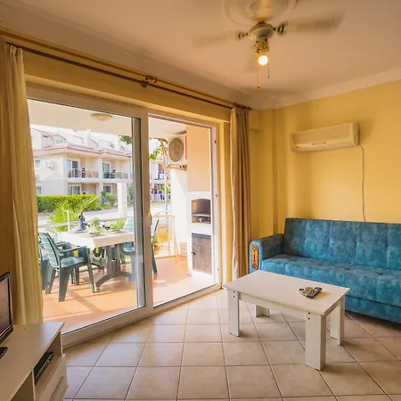 Ξενοδοχείο με διαμερίσματα Sunset Club Aqua Lettings 3*